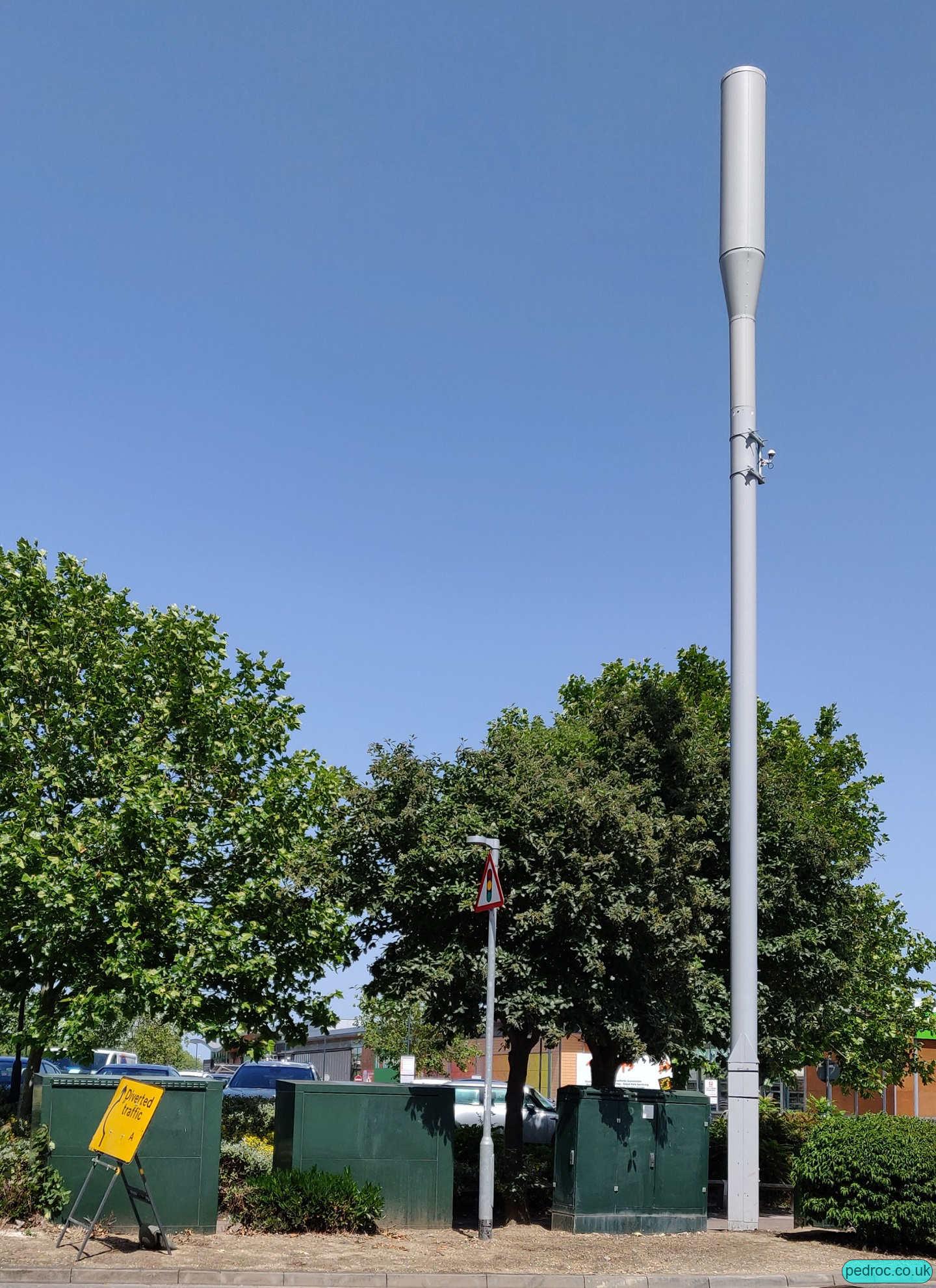 Cambridge Retail Park mast, Cambridge