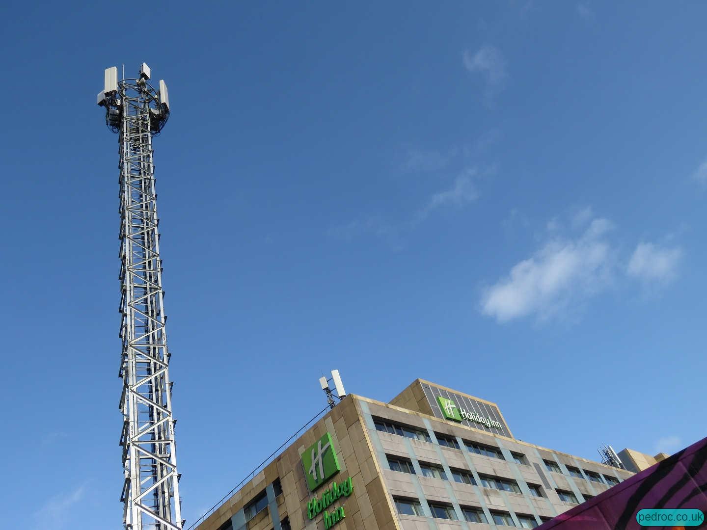 Separate 5G masts for Vodafone and O2 at Holiday Inn