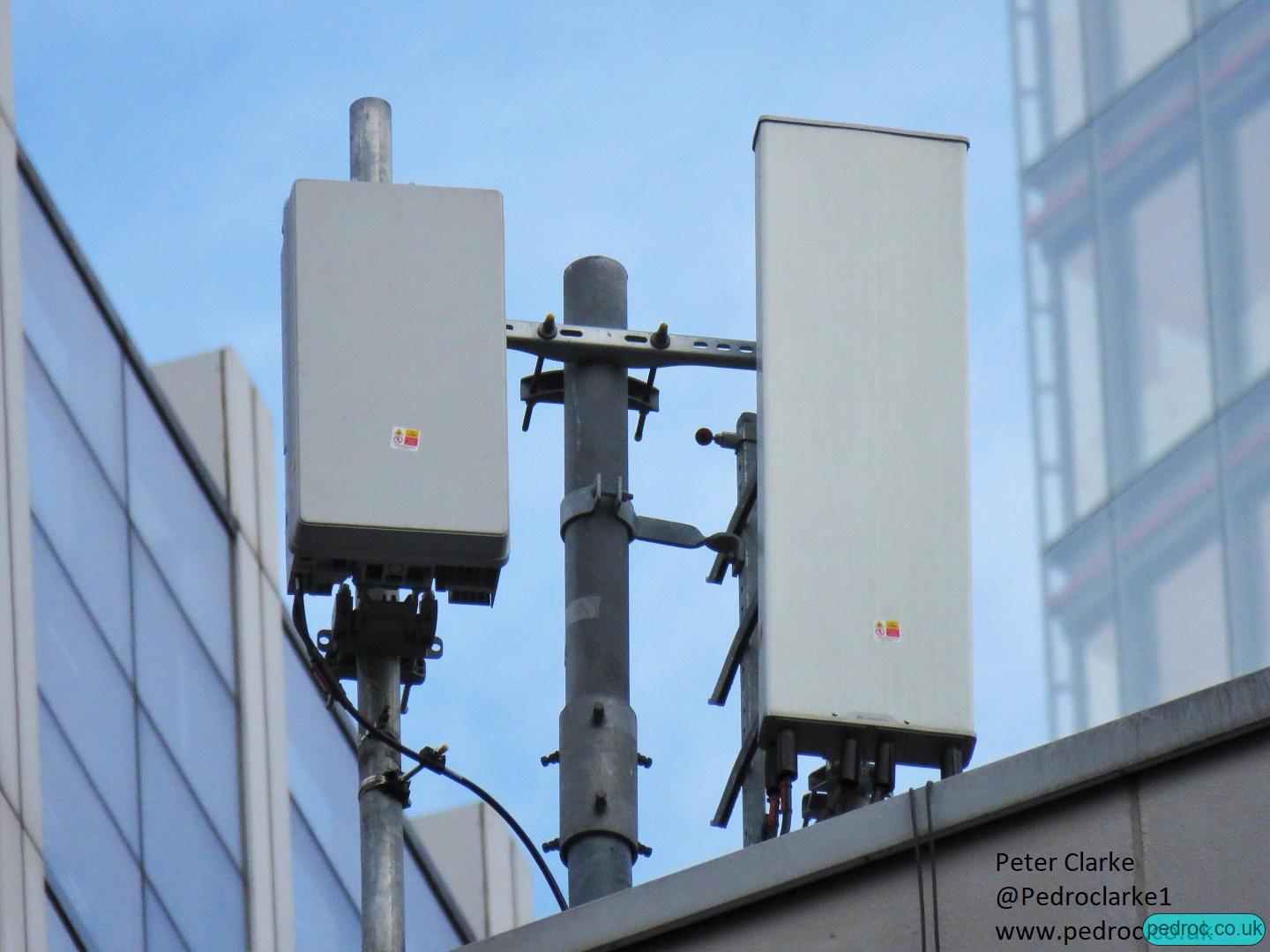 Closeup of EE 5G at Wormwood Street using Huawei AAU5613 Massive MIMO