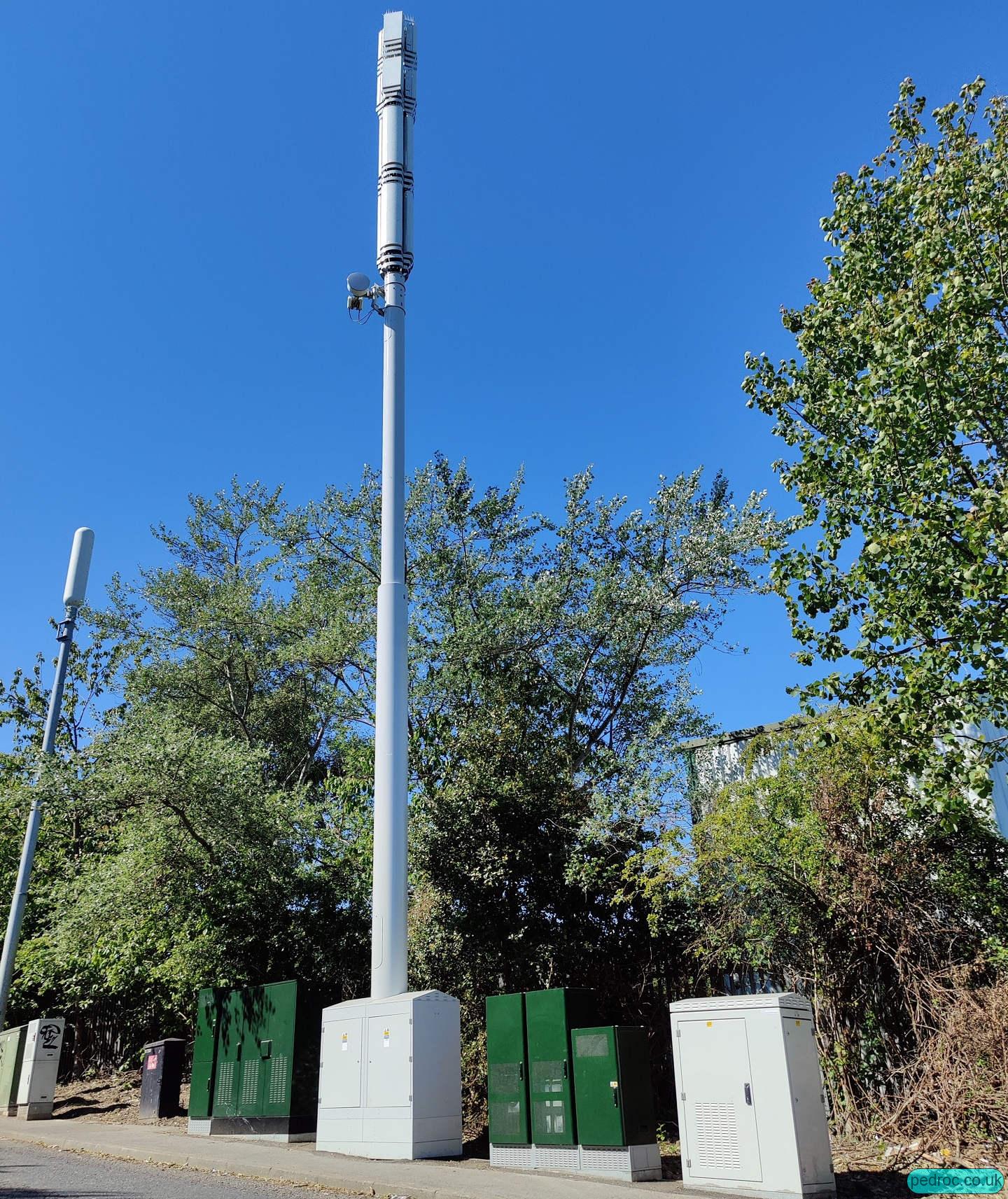 Phase 7 5G monopole/Streetpole for EE and Three