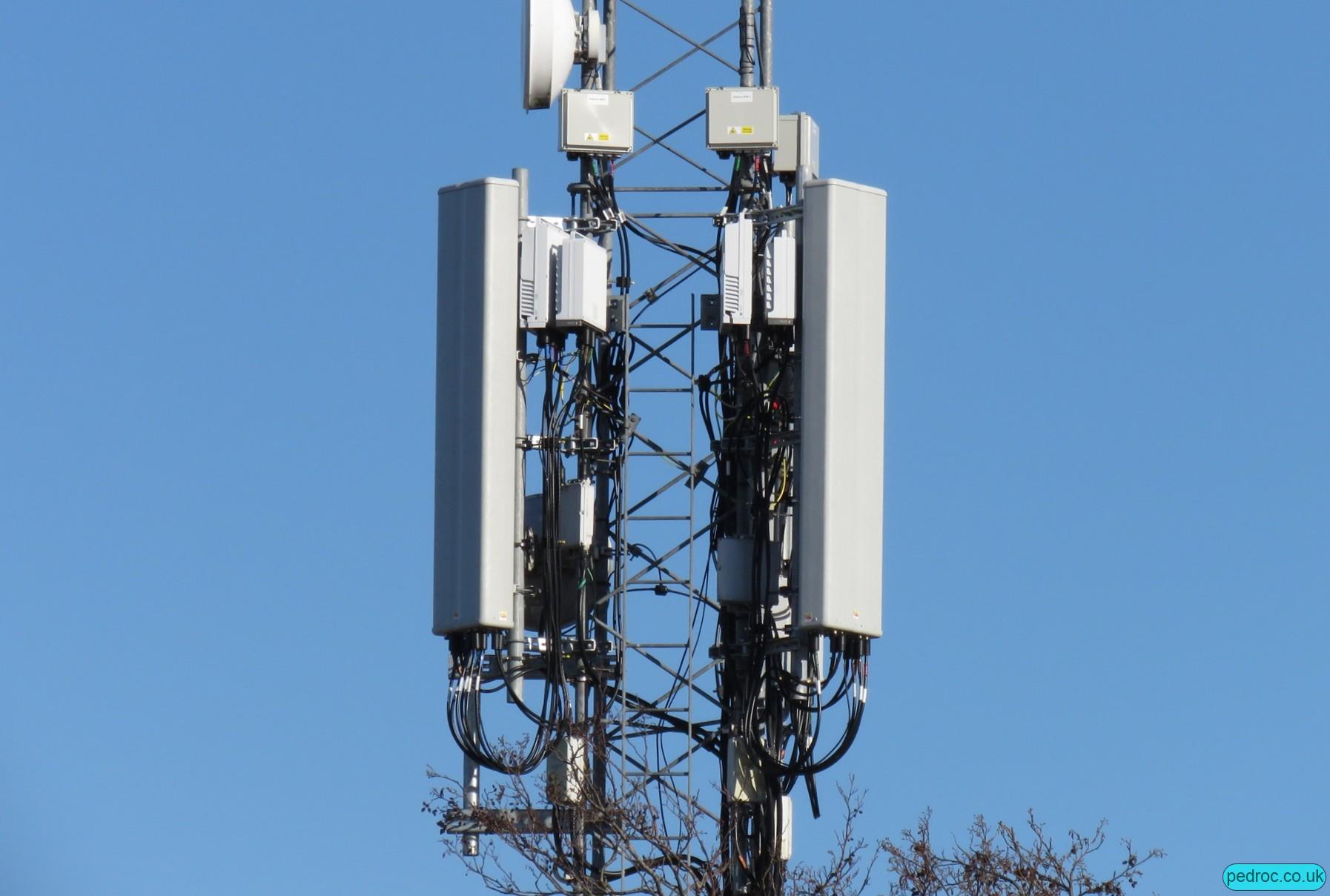 A moderate capacity EE Ericsson Configuration used in rural and moderate urban areas with ERS 4490 and ERS 2262.