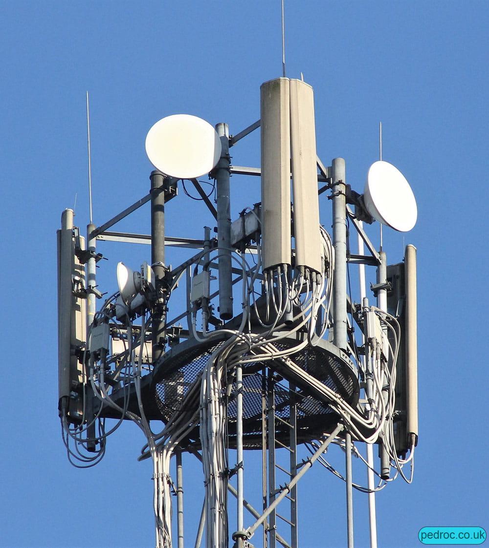 Image of a legacy six-sector Orange 3G mast