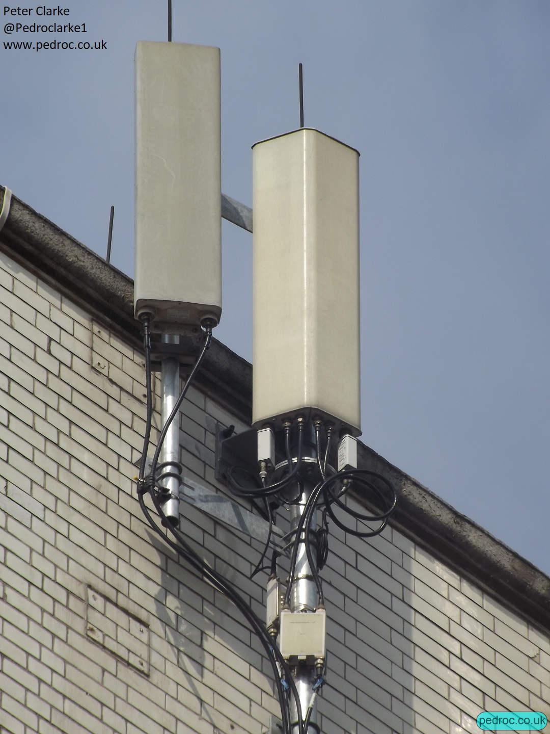 Six Sector O2 UK Mast near Bank, London, using dual beam Kathrein antennas for U21. 