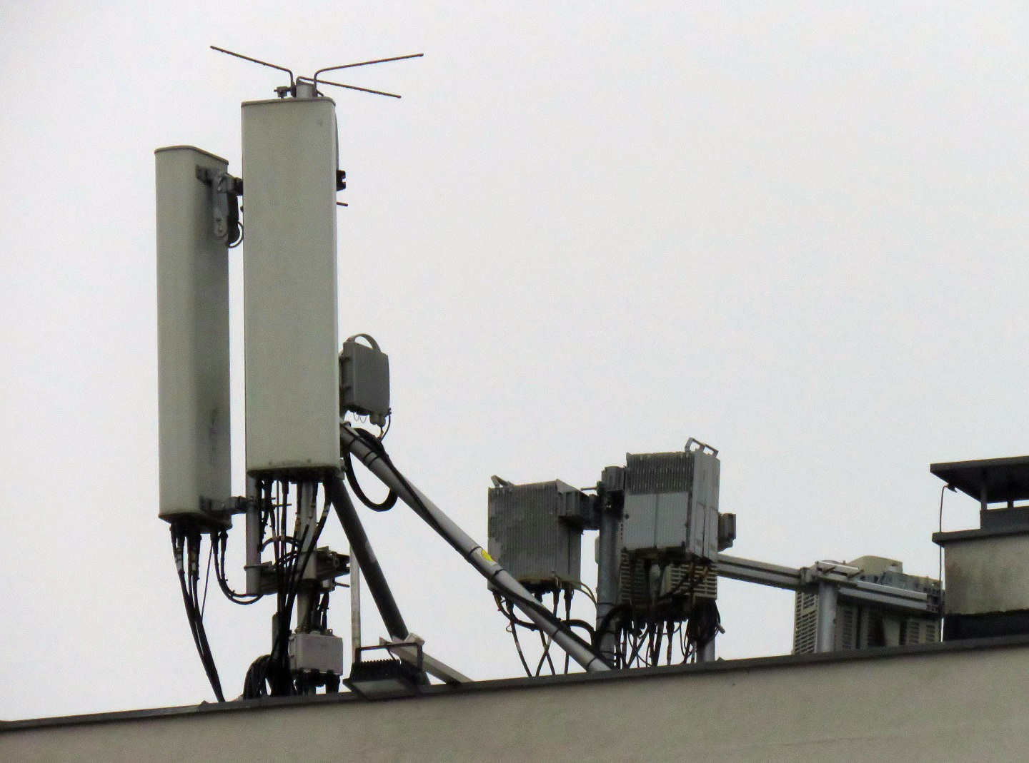 Huawei antennas and RRUs